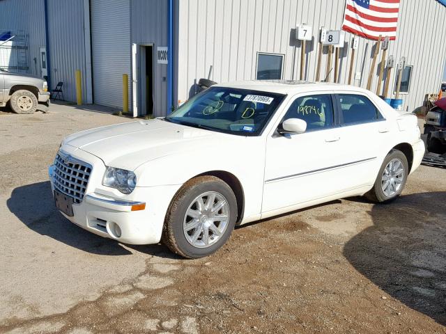 2C3KA33G58H305649 - 2008 CHRYSLER 300 LIMITE CREAM photo 2