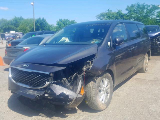 KNDMB5C11H6308459 - 2017 KIA SEDONA LX GRAY photo 2