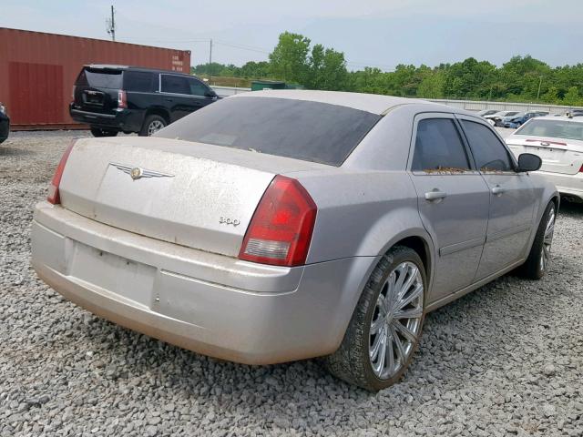 2C3KA43R26H458977 - 2006 CHRYSLER 300 SILVER photo 4