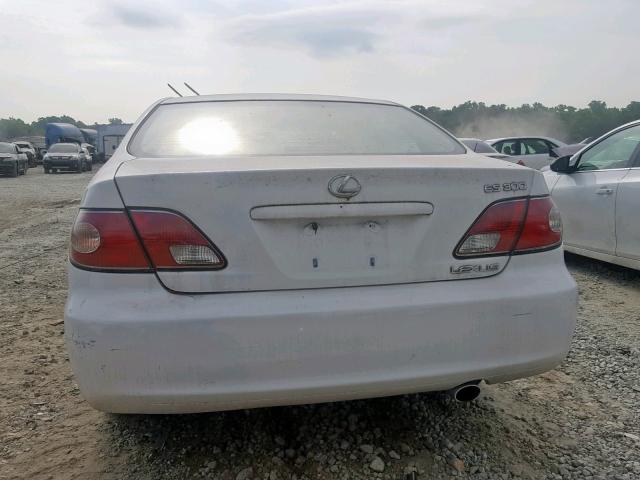 JTHBF30G020031935 - 2002 LEXUS ES 300 WHITE photo 9