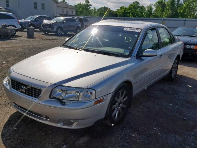 YV1TH59H741377477 - 2004 VOLVO S80 2.5T SILVER photo 2