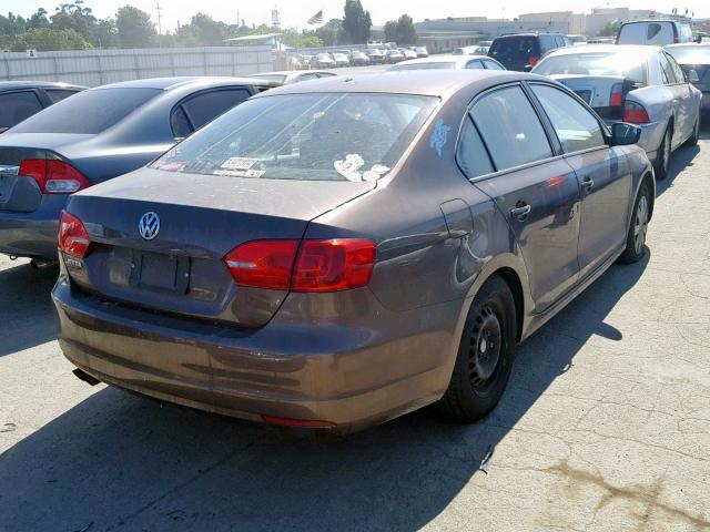 3VW2K7AJXEM242072 - 2014 VOLKSWAGEN JETTA BASE BROWN photo 4