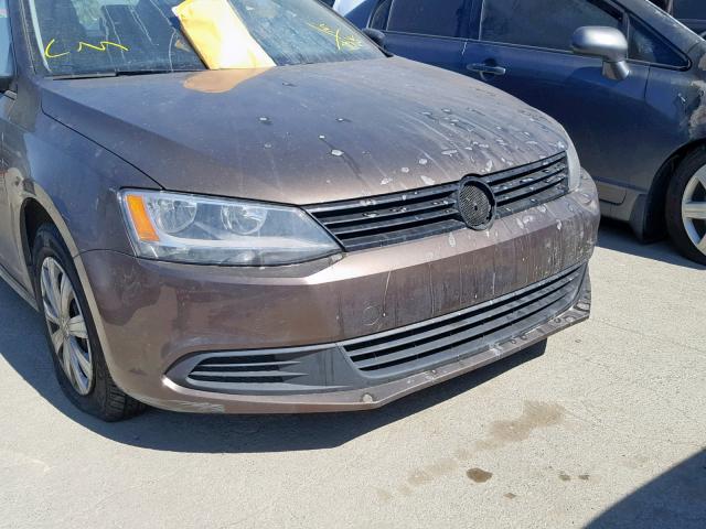 3VW2K7AJXEM242072 - 2014 VOLKSWAGEN JETTA BASE BROWN photo 9