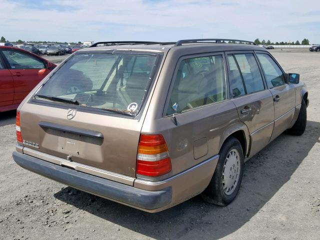 WDBEA90E2NF213604 - 1992 MERCEDES-BENZ 300 TE BEIGE photo 4