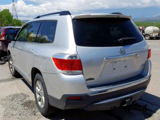 5TDBK3EH4DS180010 - 2013 TOYOTA HIGHLANDER SILVER photo 3