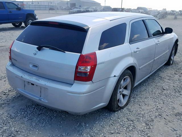 2D4FV47T87H778459 - 2007 DODGE MAGNUM SE SILVER photo 4