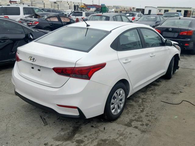 3KPC24A39KE071845 - 2019 HYUNDAI ACCENT SE WHITE photo 4