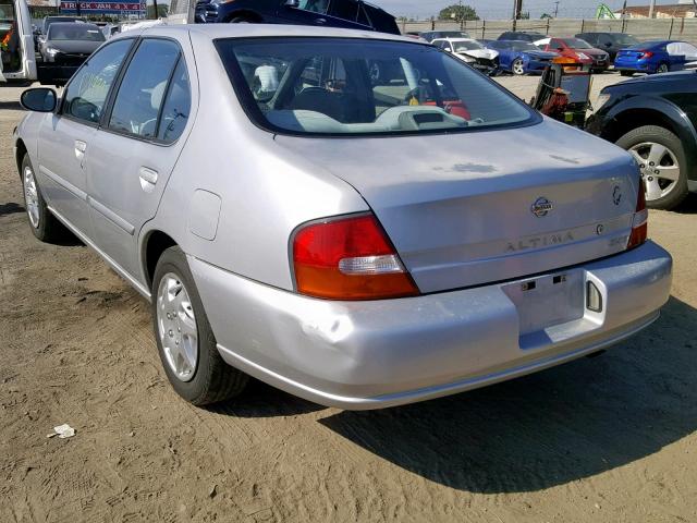 1N4DL01D4XC146832 - 1999 NISSAN ALTIMA XE SILVER photo 3