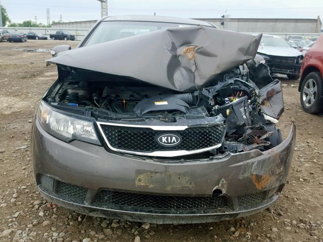 KNAFU4A21A5097846 - 2010 KIA FORTE EX BROWN photo 7