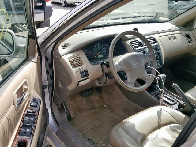 1HGCG1655XA020512 - 1999 HONDA ACCORD EX SILVER photo 9