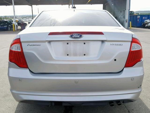 3FADP0L37CR246721 - 2012 FORD FUSION HYB SILVER photo 9