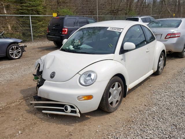 3VWCA21C9XM409715 - 1999 VOLKSWAGEN NEW BEETLE WHITE photo 2