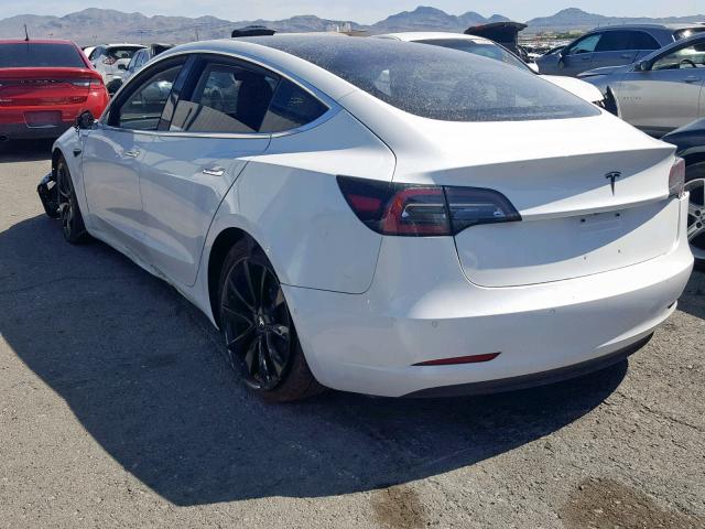 5YJ3E1EA3JF046656 - 2018 TESLA MODEL 3 WHITE photo 3