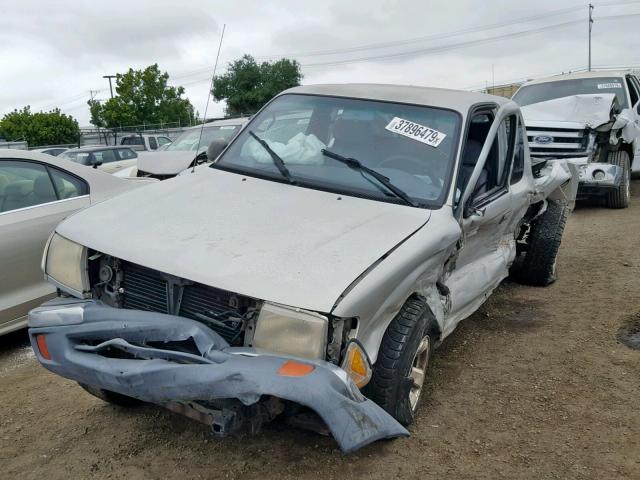 5TESM92N4YZ711108 - 2000 TOYOTA TACOMA XTR SILVER photo 2