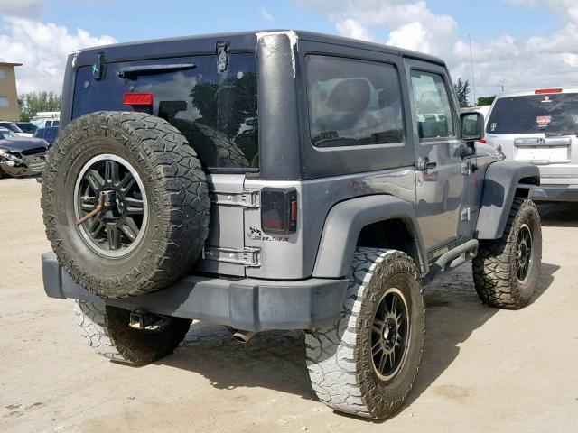 1C4AJWAGXFL638568 - 2015 JEEP WRANGLER S ვერცხლისფერი ფოტო 4