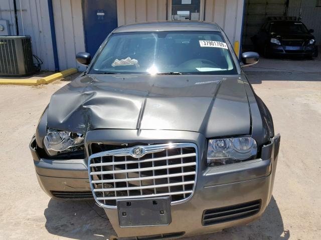 2C3KA43R48H164290 - 2008 CHRYSLER 300 LX GRAY photo 9