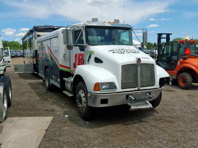 2NKMHY6X36M140454 - 2006 KENWORTH CONSTRUCTI WHITE photo 1