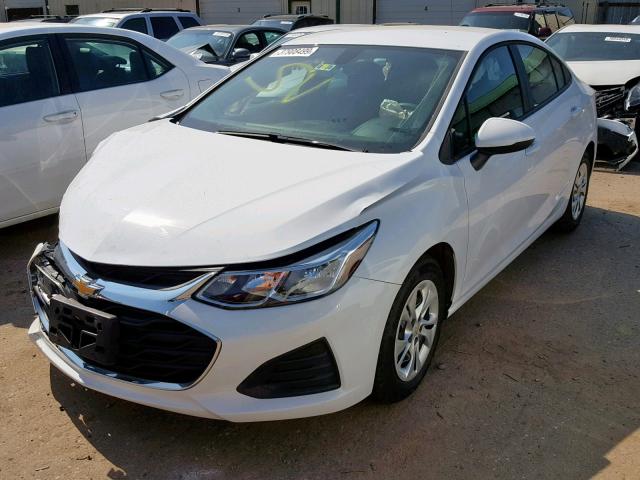 1G1BJ5SM1K7105894 - 2019 CHEVROLET CRUZE WHITE photo 2