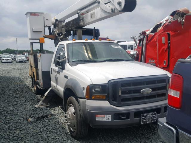 1FDAF56Y56EA60599 - 2006 FORD F550 SUPER WHITE photo 1