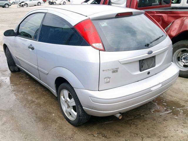 1FAFP31N76W143704 - 2006 FORD FOCUS ZX3 SILVER photo 3