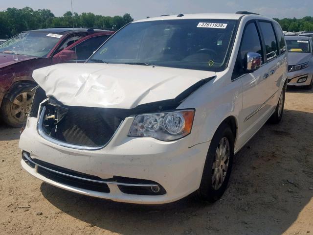 2A4RR8DG0BR758443 - 2011 CHRYSLER TOWN & COU WHITE photo 2