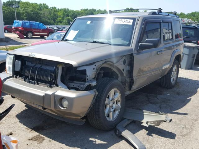 1J8HG58296C127833 - 2006 JEEP COMMANDER GOLD photo 2