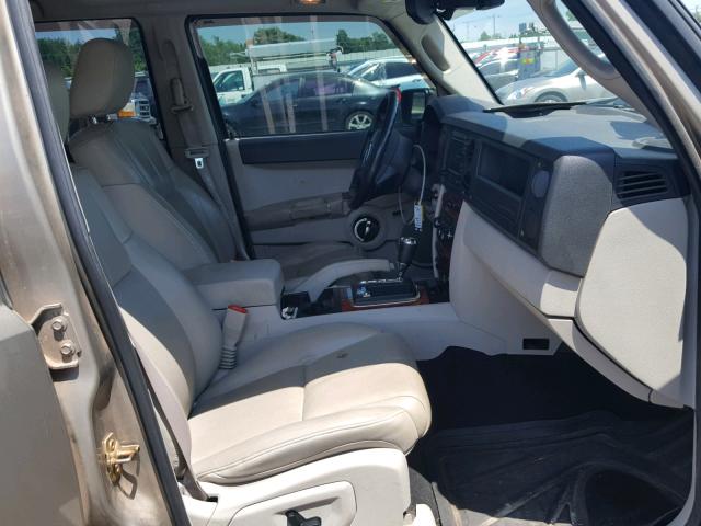 1J8HG58296C127833 - 2006 JEEP COMMANDER GOLD photo 5