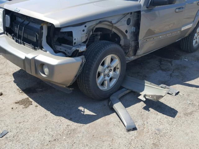 1J8HG58296C127833 - 2006 JEEP COMMANDER GOLD photo 9