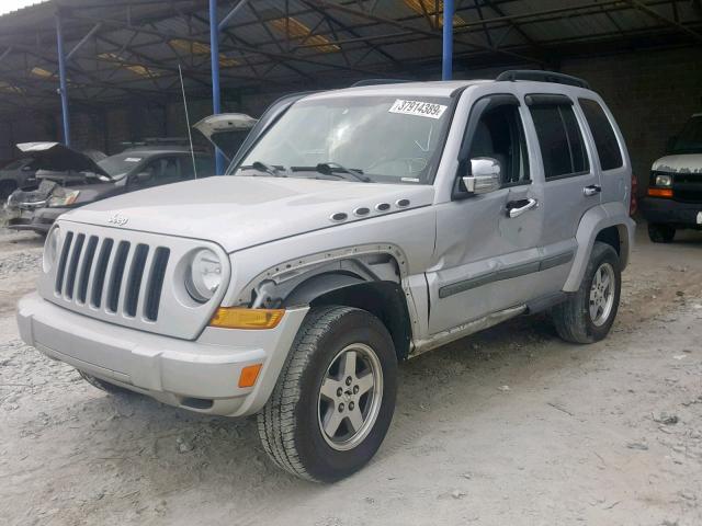 1J4GK38K35W685609 - 2005 JEEP LIBERTY RE SILVER photo 2