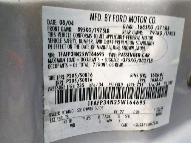 1FAFP34N25W164695 - 2005 FORD FOCUS ZX4 SILVER photo 10