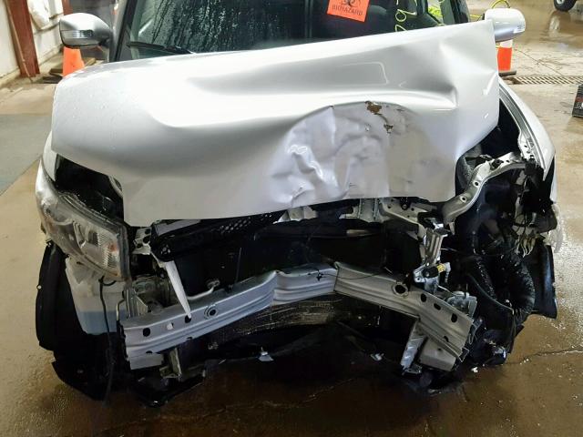 JTLZE4FE3DJ037910 - 2013 TOYOTA SCION XB 银色 照片 7