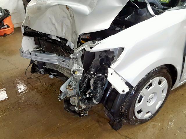JTLZE4FE3DJ037910 - 2013 TOYOTA SCION XB 银色 照片 9