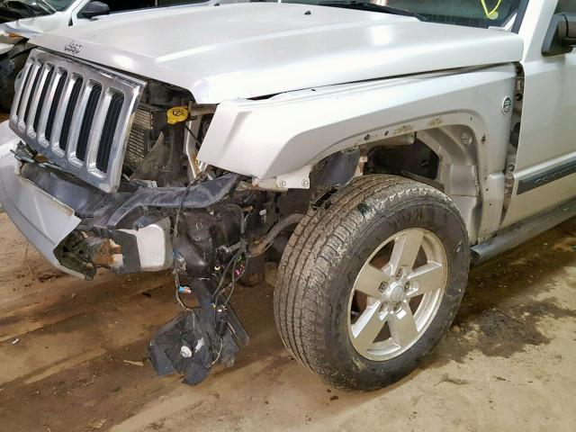 1J8HG48P47C528505 - 2007 JEEP COMMANDER SILVER photo 9
