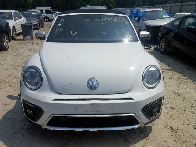 3VWT17AT6HM816356 - 2017 VOLKSWAGEN BEETLE DUN WHITE photo 9