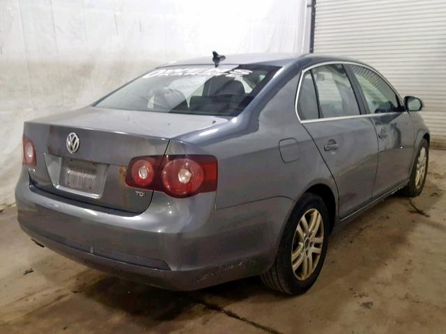 3VWRL7AJ2AM068679 - 2010 VOLKSWAGEN JETTA TDI GRAY photo 4