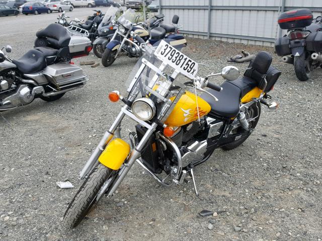 JH2RC44082M615771 - 2002 HONDA VT750 DC YELLOW photo 2