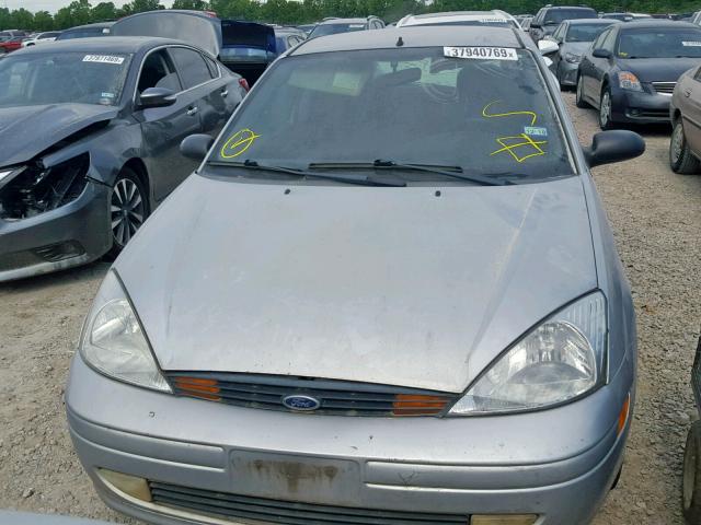 3FAFP31342R234229 - 2002 FORD FOCUS ZX3 SILVER photo 10