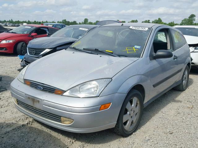 3FAFP31342R234229 - 2002 FORD FOCUS ZX3 SILVER photo 2