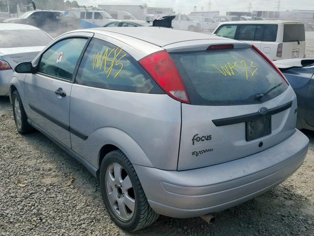 3FAFP31342R234229 - 2002 FORD FOCUS ZX3 SILVER photo 3