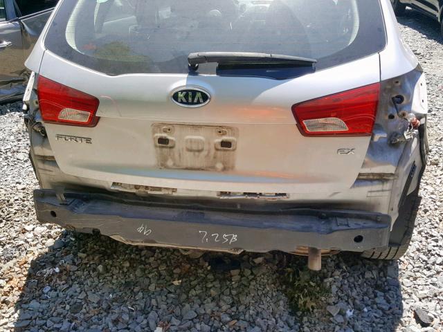 KNAFU5A21D5692982 - 2013 KIA FORTE EX SILVER photo 9