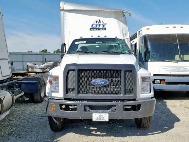 1FDNF6DC3JDF05841 - 2018 FORD F650 SUPER WHITE photo 10