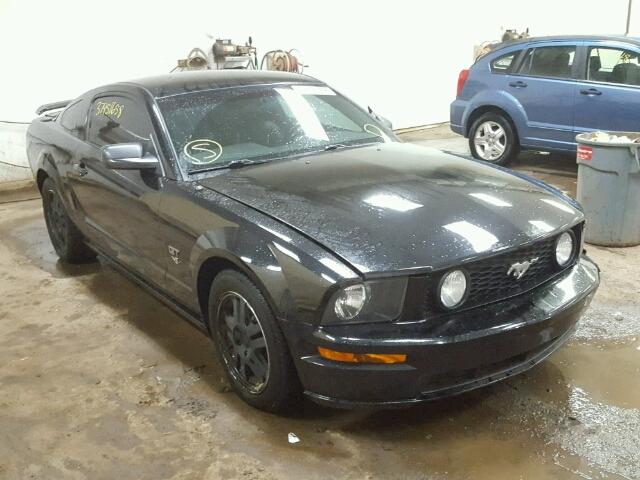 1ZVHT82H755108604 - 2005 FORD MUSTANG GT BLACK photo 1