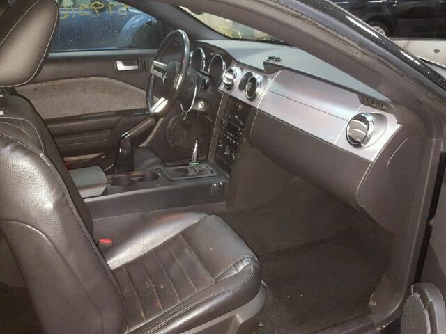 1ZVHT82H755108604 - 2005 FORD MUSTANG GT BLACK photo 5