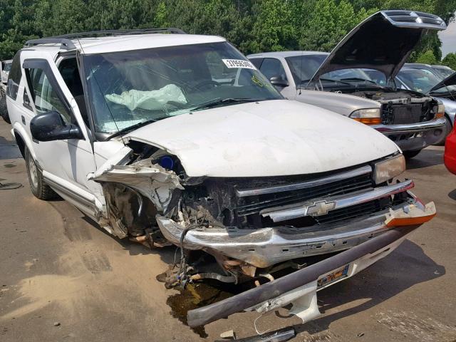 1GNDT13W7W2261967 - 1998 CHEVROLET BLAZER WHITE photo 1