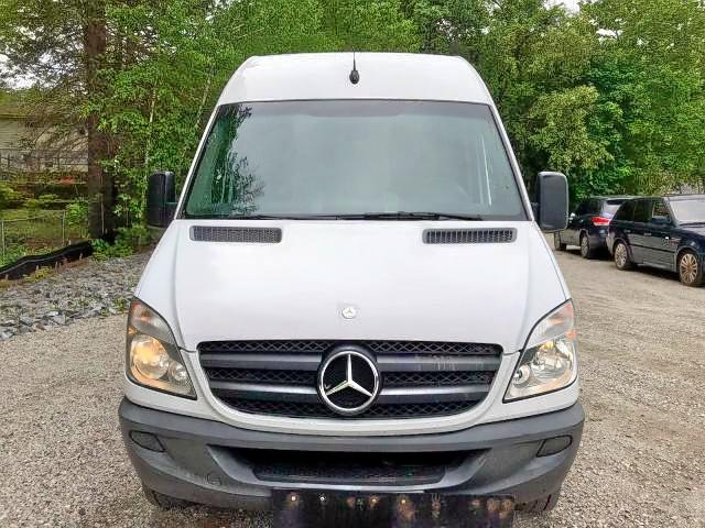 WD3PE8CB0B5572634 - 2011 MERCEDES-BENZ SPRINTER 2 WHITE photo 3