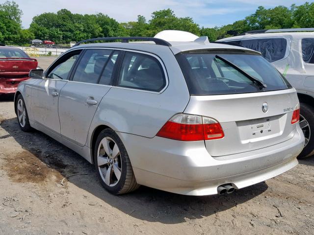 WBANN73546CN00433 - 2006 BMW 530 XIT SILVER photo 3