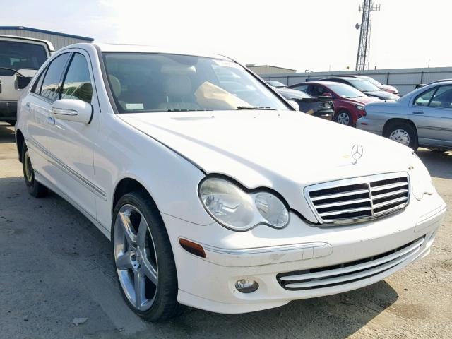 WDBRF56H76F755912 - 2006 MERCEDES-BENZ C 350 WHITE photo 1