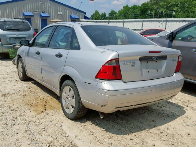 1FAFP34N86W142489 - 2006 FORD FOCUS ZX4 SILVER photo 3