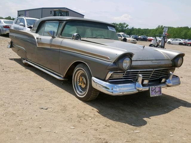 D7FW263482 - 1957 FORD FAIRLANE GRAY photo 1