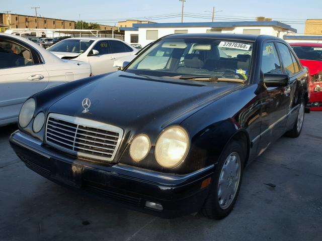 WDBJF65H9XA929420 - 1999 MERCEDES-BENZ E 320 BLACK photo 2